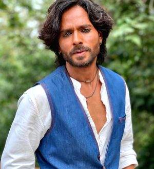 Ansh Bagri on significance of 'Holi' colours: Represent different emotions - Vimarsana News