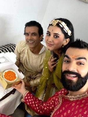 Anuj Sachdeva calls Karan V. Grover 'a human search engine' - Vimarsana News
