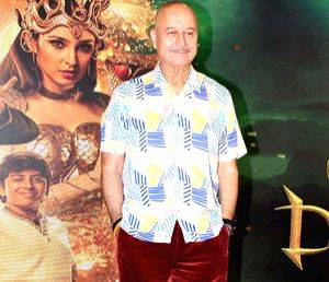 Anupam Kher admits he's a 'bad dancer' - and reveals his first acting role - Vimarsana News