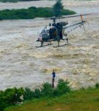Army choppers rescue farmers trapped in middle of river - Vimarsana News