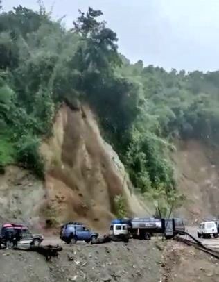 Arunachal landslides toll rises to 8 - Vimarsana News