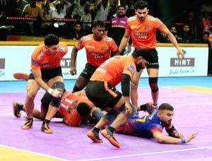 Ashu Singh scores 17 points as Dabang Delhi KC beat U Mumba 39-33 - Vimarsana News