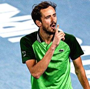 Australian Open: Relentless Medvedev knocks out Zverev in the semis; to play Sinner next - Vimarsana News