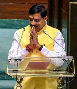 MP govt to provide ex gratia sums to kins of ASI Bagri, Cpl Vikki Pahade - Vimarsana News