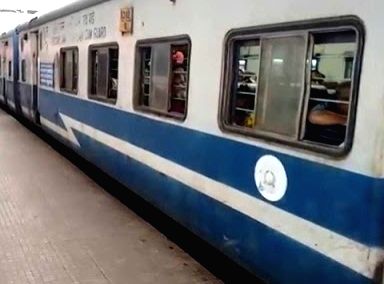 Howrah-Bhubaneswar Jan Shatabdi coach derailed, no casualties - Vimarsana News