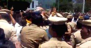 BJP, AIADMK workers clash in Nilgiris, police conduct baton charge to disperse mob - Vimarsana News