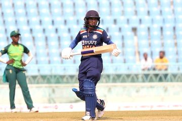 Mithali Raj gets to 10,000 runs, tributes pour in - Vimarsana News