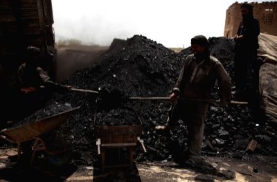 Pralhad Joshi reviews dry fuel availability with Coal India, SCCL to cope with monsoon demand - Vimarsana News