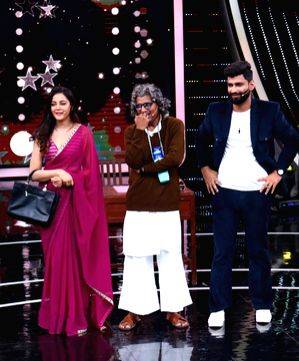 Kushal, Sagar & Kaveri leave audience in splits with their 'Senior Citizen Class' act - Vimarsana News