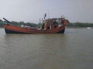 Customs official nabbed for leading betel nut smuggling racket from Bangladesh - Vimarsana News