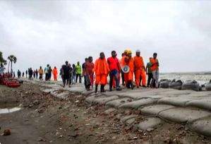 Cyclone Remal leaves 7 dead in Bangladesh - Vimarsana News