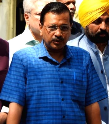 Kejriwal appears before CBI regarding excise policy scam - Vimarsana News