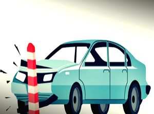 Delhi: Woman dies, son hurt as car drags scooty for several metres after hitting it - Vimarsana News