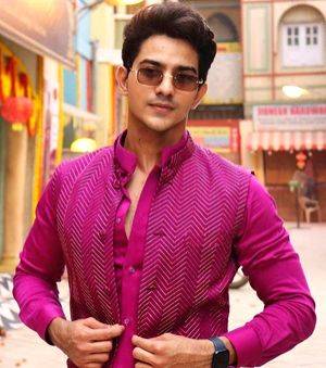 Rohit Chandel shares his experience on sharing screen with Aditya Narayan - Vimarsana News