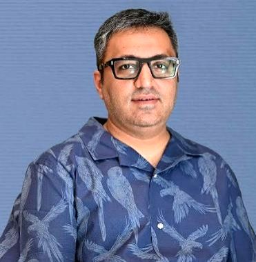 BharatPe ex-CEO Ashneer Grover, wife stopped by cops at Delhi airport - Vimarsana News