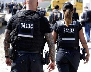 German Police find arsenal of weapons in raid on alleged drug dealer - Vimarsana News