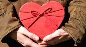 Get ready to swoon and sway with these V-Day gifts - Vimarsana News