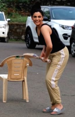'Ghoomer' actress Saiyami Kher learnt to play cricket 'seeing Sachin on TV' - Vimarsana News