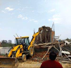 Gurugram: Civic body demolishes illegal colony, 12 under-construction buildings - Vimarsana News