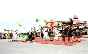 Himachal Governor unfurls national flag in Shimla - Vimarsana News