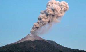 Indonesia's Mount Ibu erupts again - Vimarsana News