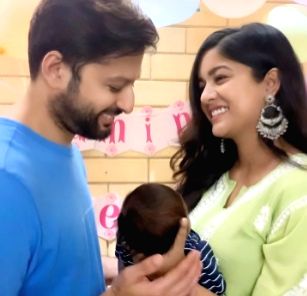 Ishita Dutta, Vatsal Sheth reveal newborn son's name - Vimarsana News