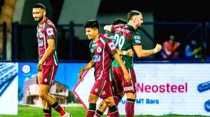 ISL: Mohun Bagan Super Giant set the date for league winners face-off against Mumbai City FC with a dominant 4-0 win against Bengaluru FC - Vimarsana News