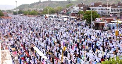 Police file FIRs for offering 'namaaz' on roads on Eid in UP - Vimarsana News