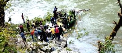 Army chopper makes emergency landing in J&K, 3 injured - Vimarsana News