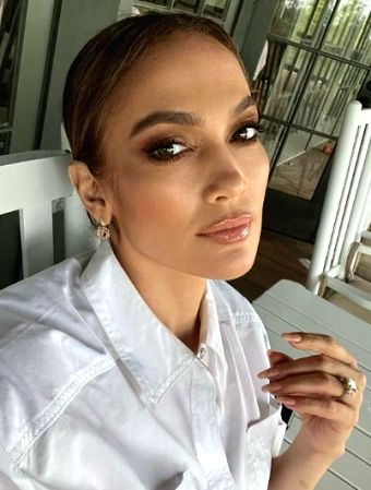 JLo's social media accounts go dark, all Instagram posts erased - Vimarsana News