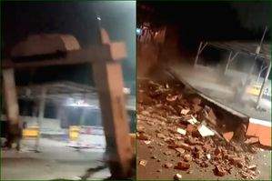 Jhandewalan Mandir voluntarily razes its gate; L-G says it will ensure safer pedestrian movement - Vimarsana News