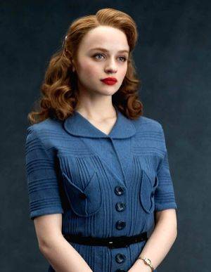 Joey King reveals she first experienced anti-Semitic outbursts when she joined Insta at age 12 - Vimarsana News