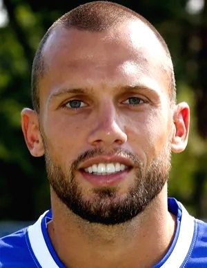 Interim coach Heitinga leads Ajax to end winless streak - Vimarsana News