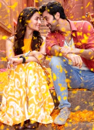 Song 'Kesariya' showcases real love-filled chemistry of Alia, Ranbir on reel - Vimarsana News