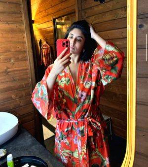 Kritika Kamra's 2024 motto: Will write my own script - Vimarsana News