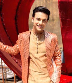 'Kumkum Bhagya' actor Krishna Kaul marks 5 yrs in TV industry; credits show for 'who I am today' - Vimarsana News