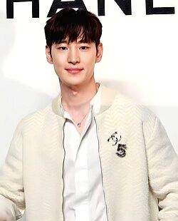 Lee Je Hoon hospitalised due to Ischemic colitis - Vimarsana News