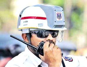 Lucknow cops get AC helmets on trial basis - Vimarsana News