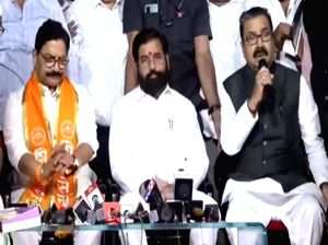 Maharashtra: SS-UBT legislator Ravindra Waikar joins Eknath Shinde-led Shiv Sena - Vimarsana News