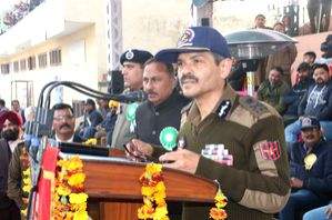 Majority of drugs are supplied from Pakistan: J&K DGP - Vimarsana News