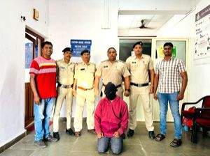 Man held for inappropriate act with woman on train - Vimarsana News