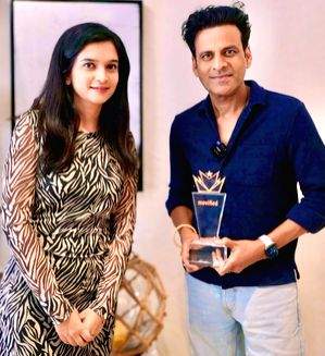 Manoj Bajpayee graciously accepts Movified Best Actor Award for 'Sirf Ek Bandaa Kaafi Hai' - Vimarsana News