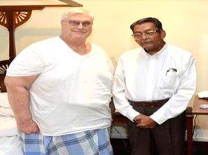 Mumbai doctors perform total knee replacement on elderly US man weighing 193 kg - Vimarsana News