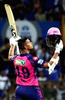 IPL 2023: Yashasvi Jaiswal's stunning 124 propels Rajasthan to massive 212/7 against Mumbai - Vimarsana News