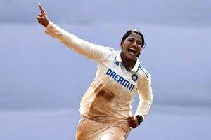 Ind W vs Aus W: Sneh, Rajeshwari star as India need 75 runs to win - Vimarsana News