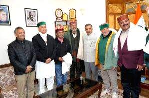 Nana Patekar, Rajpal Yadav call on Himachal CM - Vimarsana News
