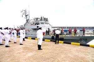 Navy's Fast Attack Craft INS Kabra in Colombo - Vimarsana News