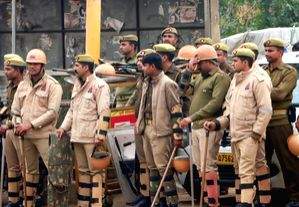 Farmers' protest: Police beef up security on Delhi-Gurugram border - Vimarsana News