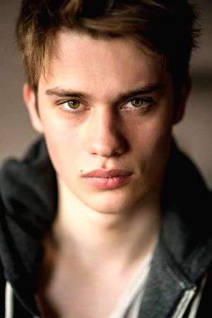 Nicholas Galitzine's take on relationships: 'Chemistry transcends age gap' - Vimarsana News