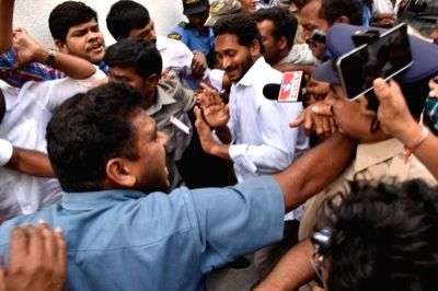 Accused in knife attack on Jagan Reddy gets bail - Vimarsana News